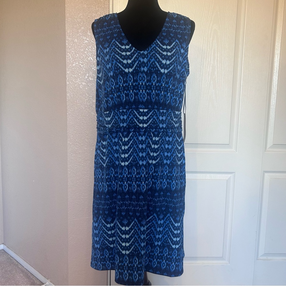 NWT Ambernoon Blue Sleeveless‎ V Neckine Dress Size Medium